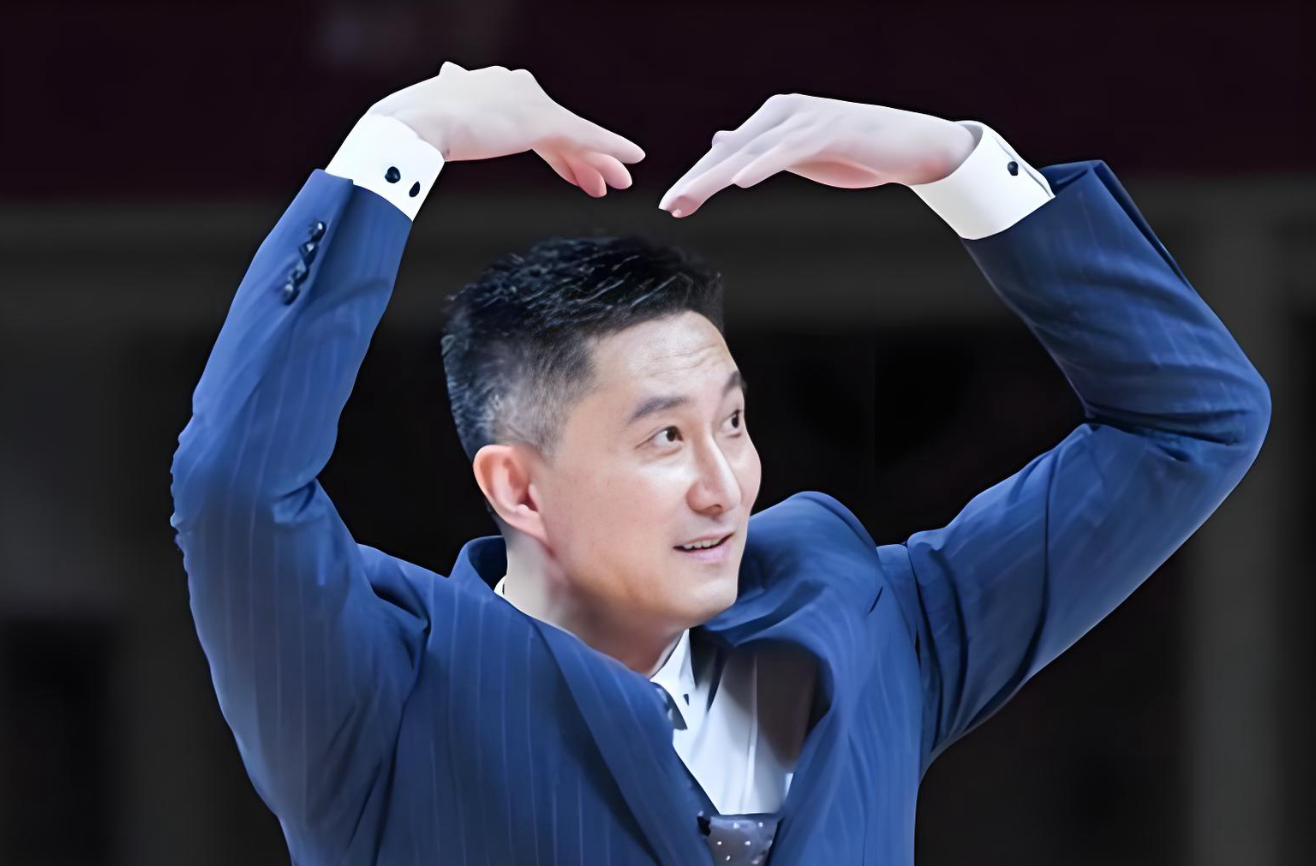 世界杯在线观看-杜锋调整广东队12人大名单