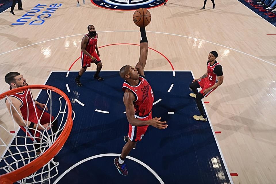 世界杯在线观看-防死了东契奇！快船后场大闸对于球队的重要性绝对是有目共睹的？